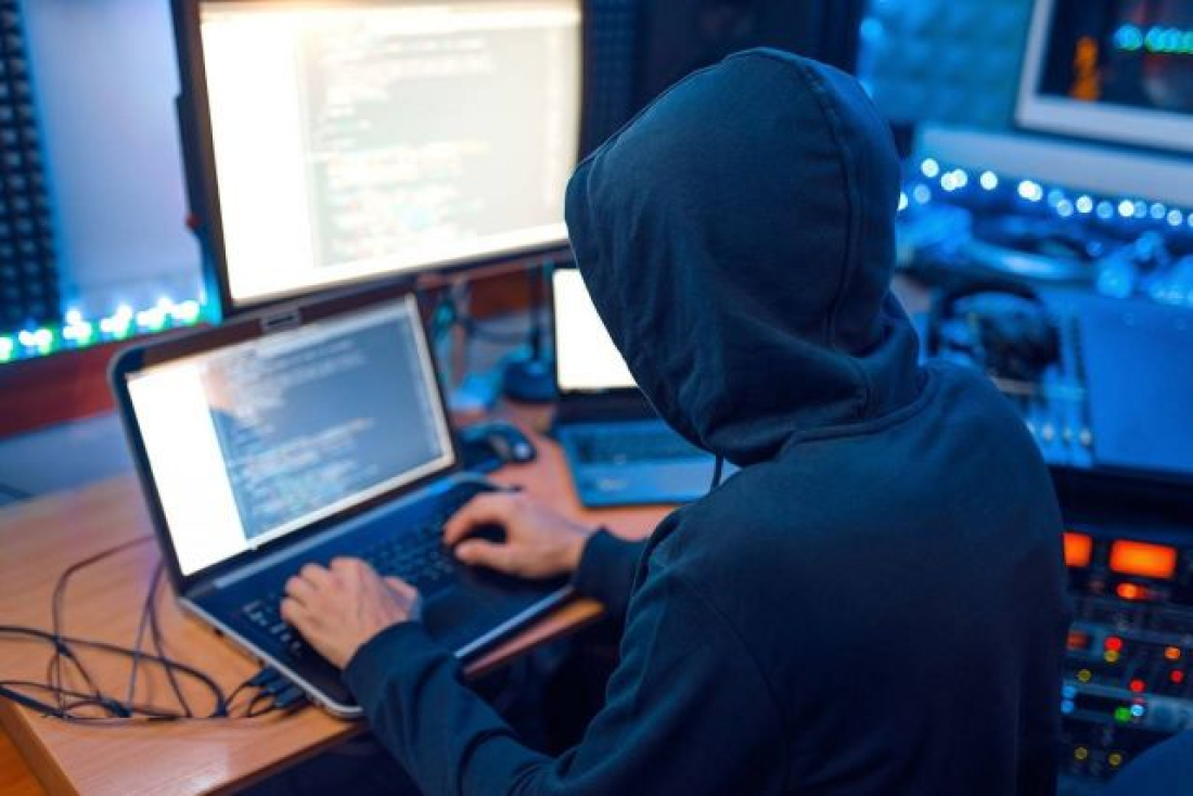 Nazismo, automutila&ccedil;&atilde;o e amea&ccedil;a: adolescente de MT chefiava grupo suspeito de crimes na internet